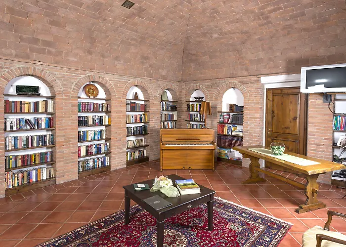 Poderino San Cristoforo Лаятико